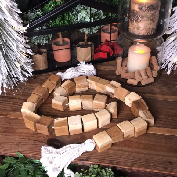 Pottery Barn Rustic & Country Chic Cubed Wood Beaded Garland with Tasseled Rope - Picture 11 of 17